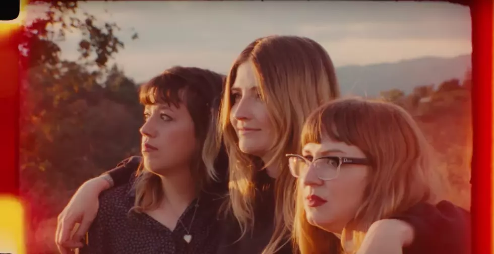 video: Vivian Girls – Something to Do