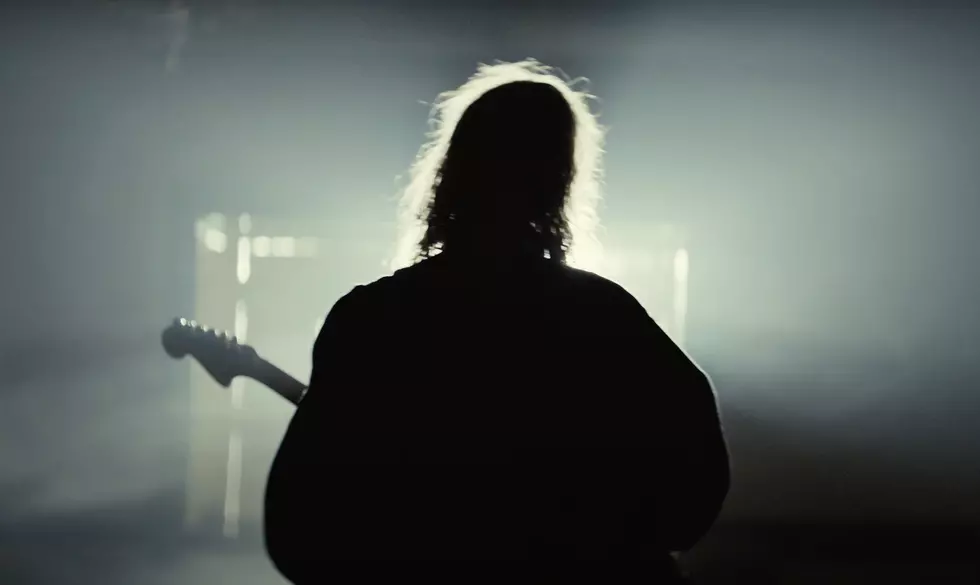 video: Mk.gee – Alesis (live)